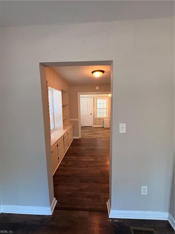 84 Madison LN N, Newport News, VA 23606