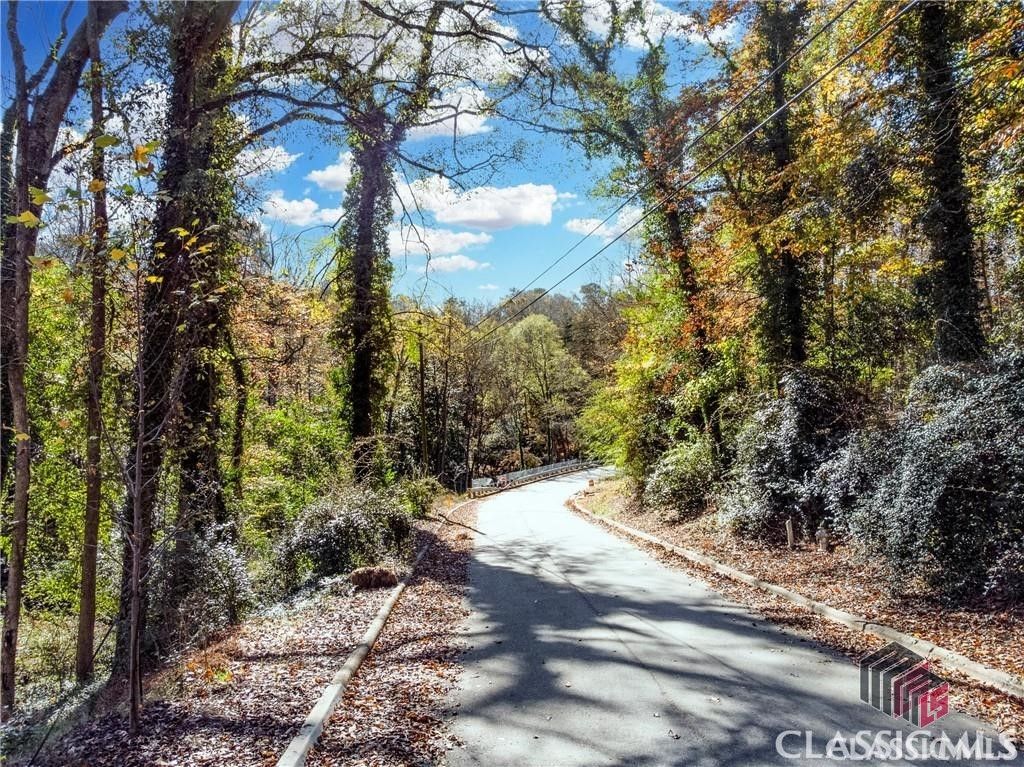 589 West Lake Drive, Athens, GA 30606
