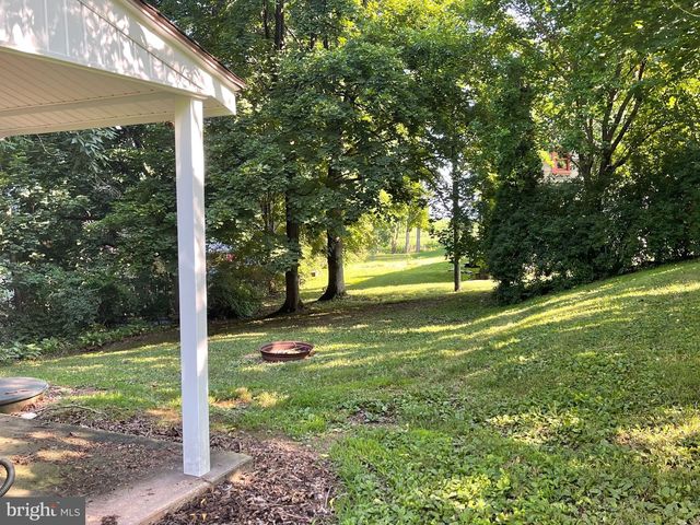 301 N MARKET ST, Myerstown, PA 17067