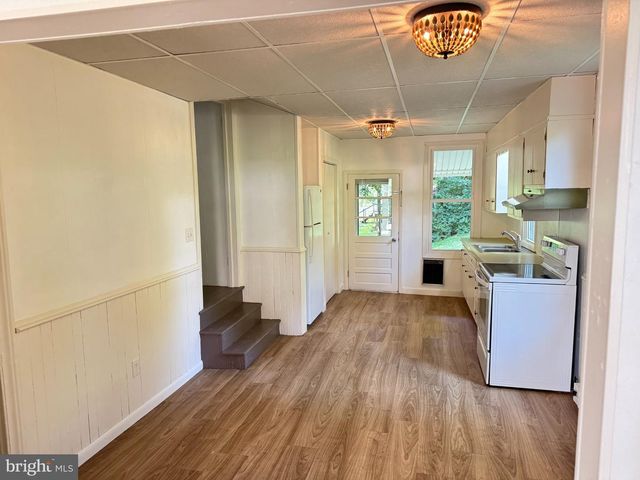 301 N MARKET ST, Myerstown, PA 17067