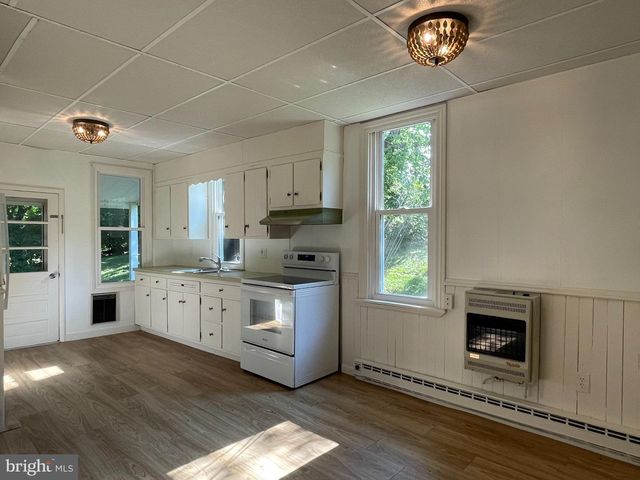 301 N MARKET ST, Myerstown, PA 17067