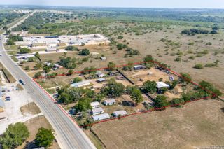 2014 2nd S, Pleasanton, TX 78064