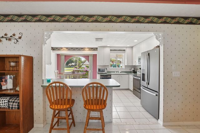 902 Egret Avenue, Fort Pierce, FL 34982