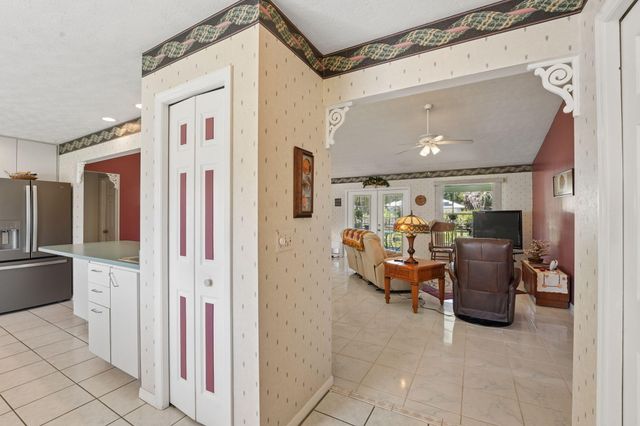 902 Egret Avenue, Fort Pierce, FL 34982