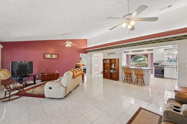 902 Egret Avenue, Fort Pierce, FL 34982