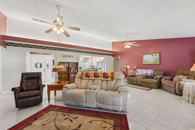 902 Egret Avenue, Fort Pierce, FL 34982