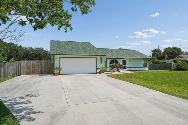 902 Egret Avenue, Fort Pierce, FL 34982