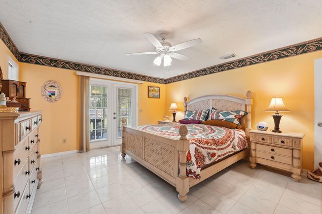 902 Egret Avenue, Fort Pierce, FL 34982