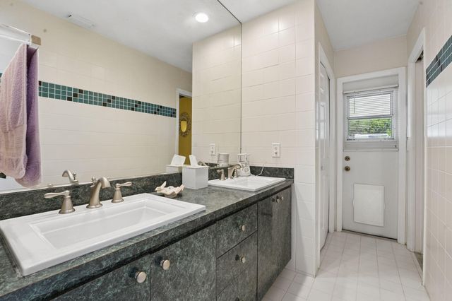 902 Egret Avenue, Fort Pierce, FL 34982