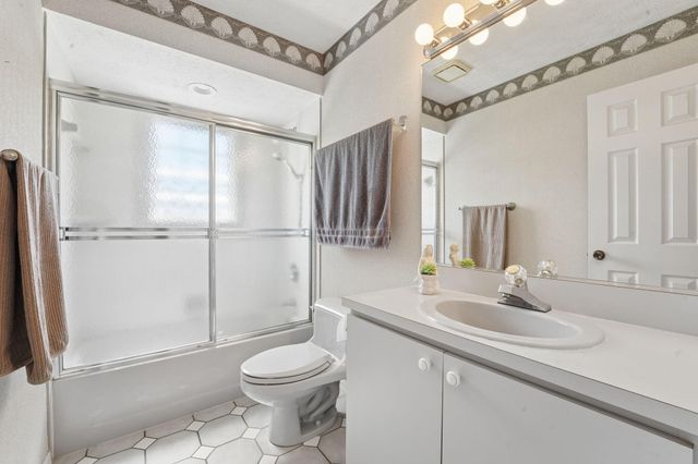 902 Egret Avenue, Fort Pierce, FL 34982