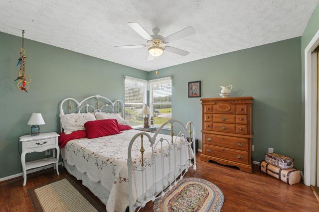 902 Egret Avenue, Fort Pierce, FL 34982