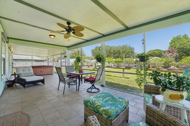 902 Egret Avenue, Fort Pierce, FL 34982