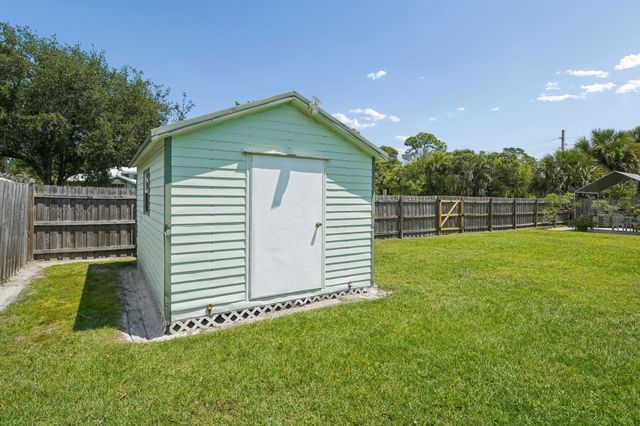 902 Egret Avenue, Fort Pierce, FL 34982