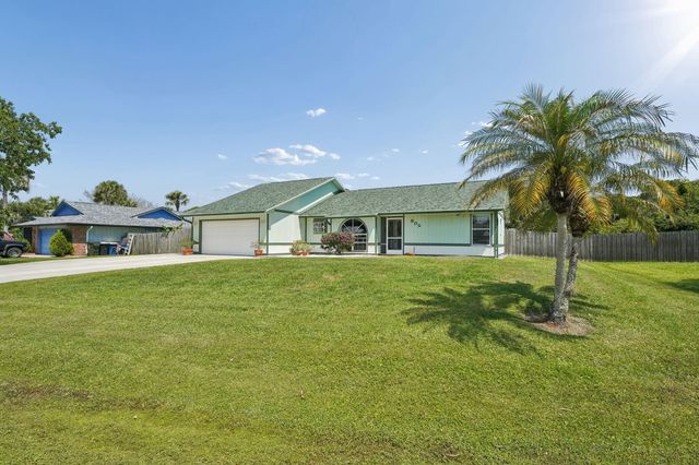 902 Egret Avenue, Fort Pierce, FL 34982