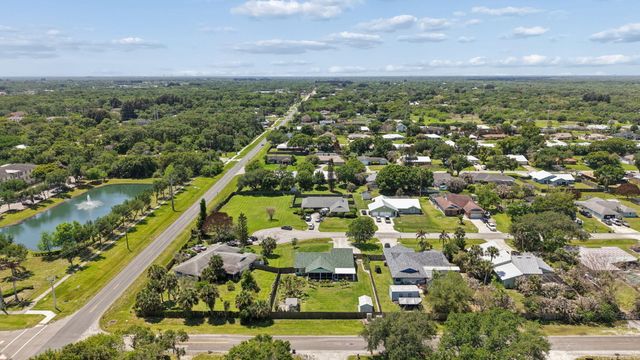 902 Egret Avenue, Fort Pierce, FL 34982