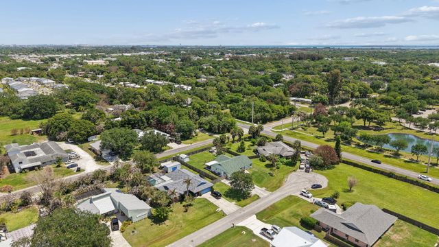 902 Egret Avenue, Fort Pierce, FL 34982