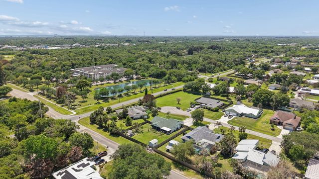 902 Egret Avenue, Fort Pierce, FL 34982