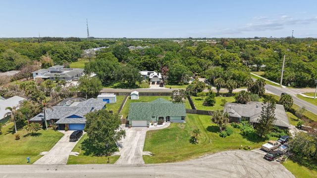 902 Egret Avenue, Fort Pierce, FL 34982