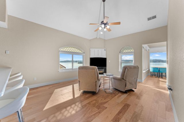 680 Emerald Pointe Drive 7, Hollister, MO 65672