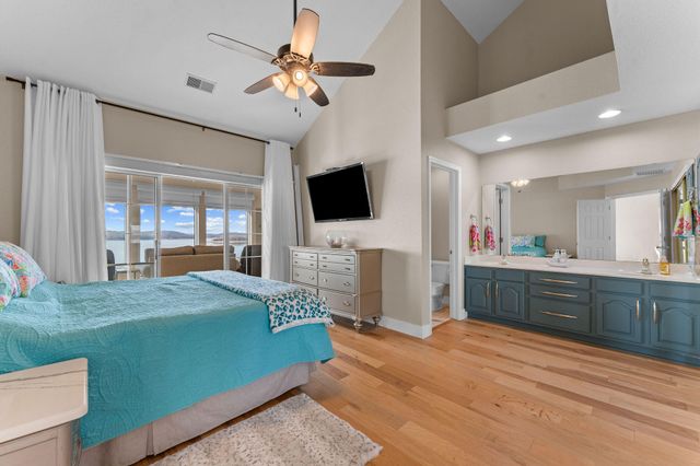 680 Emerald Pointe Drive 7, Hollister, MO 65672