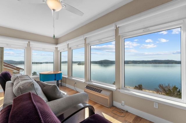 680 Emerald Pointe Drive 7, Hollister, MO 65672