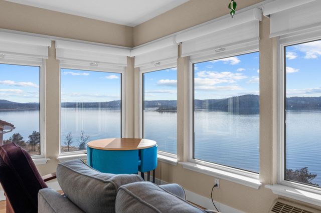 680 Emerald Pointe Drive 7, Hollister, MO 65672