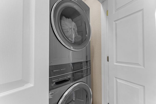 680 Emerald Pointe Drive 7, Hollister, MO 65672