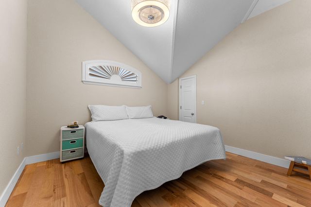 680 Emerald Pointe Drive 7, Hollister, MO 65672