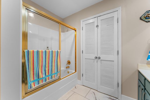 680 Emerald Pointe Drive 7, Hollister, MO 65672