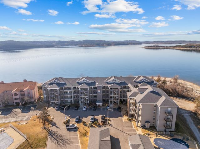 680 Emerald Pointe Drive 7, Hollister, MO 65672