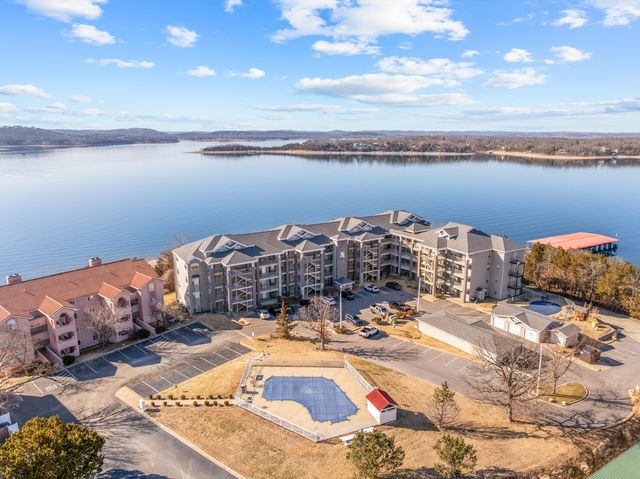 680 Emerald Pointe Drive 7, Hollister, MO 65672