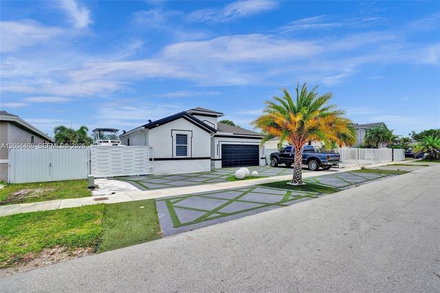 27563 SW 133rd Avenue, Homestead, FL 33032