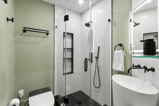 382 Commonwealth Ave 24, Boston, MA 02215