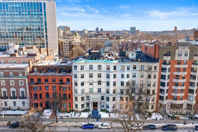 382 Commonwealth Ave 24, Boston, MA 02215