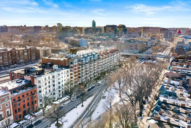 382 Commonwealth Ave 24, Boston, MA 02215