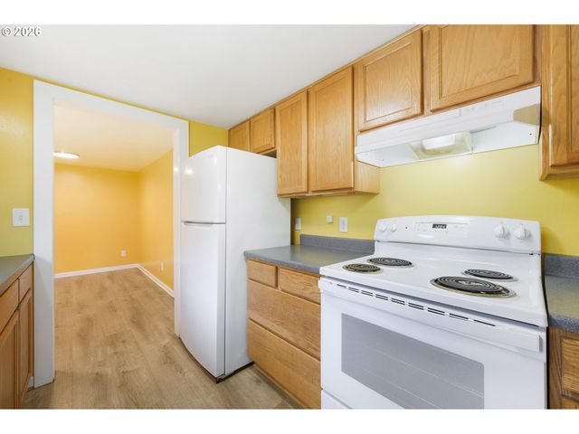 865 W 28TH Ave, Eugene, OR 97405