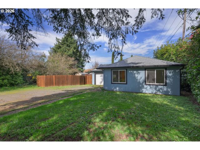 865 W 28TH Ave, Eugene, OR 97405