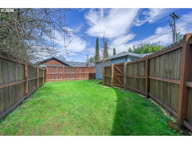 865 W 28TH Ave, Eugene, OR 97405