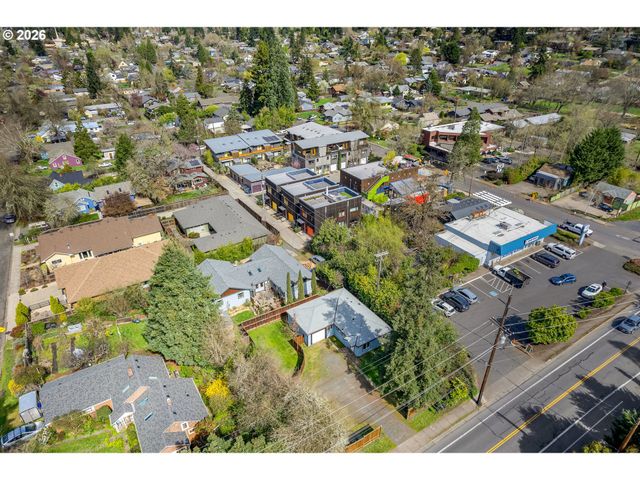 865 W 28TH Ave, Eugene, OR 97405