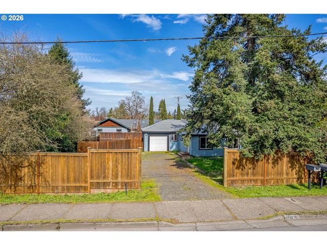 865 W 28TH Ave, Eugene, OR 97405