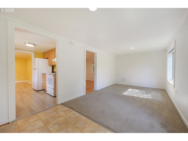 865 W 28TH Ave, Eugene, OR 97405