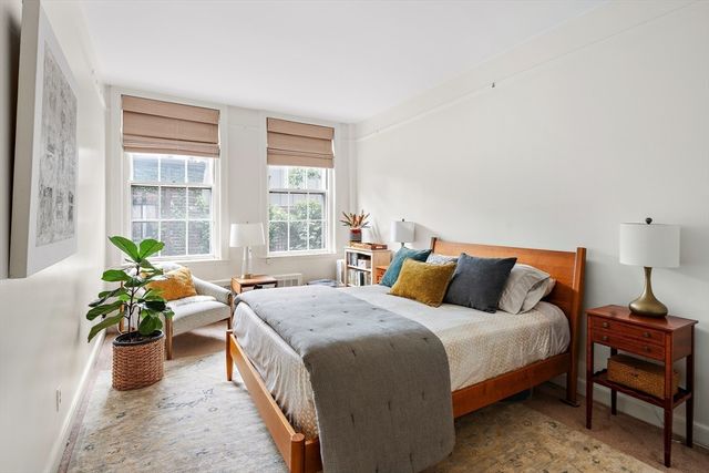 92 Chestnut St, Boston, MA 02108