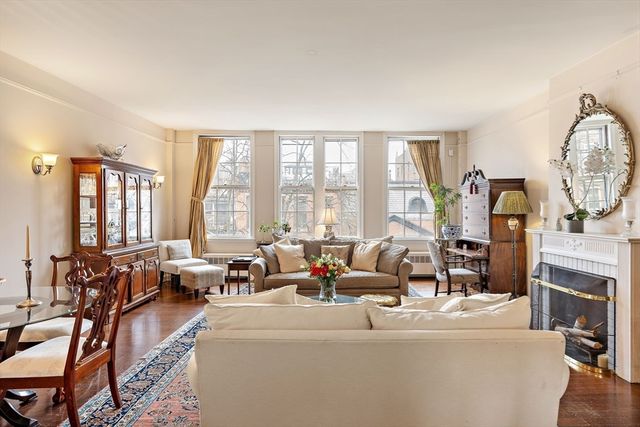 92 Chestnut St, Boston, MA 02108