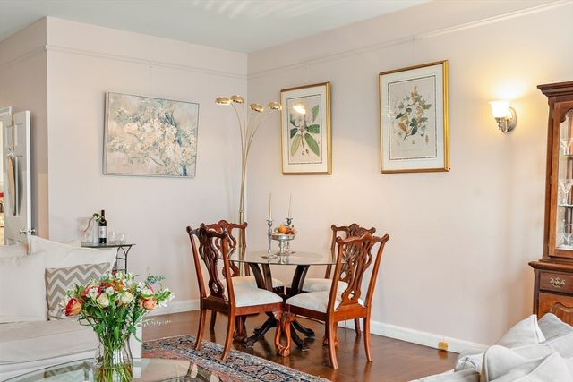 92 Chestnut St, Boston, MA 02108