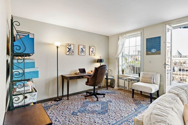 92 Chestnut St, Boston, MA 02108