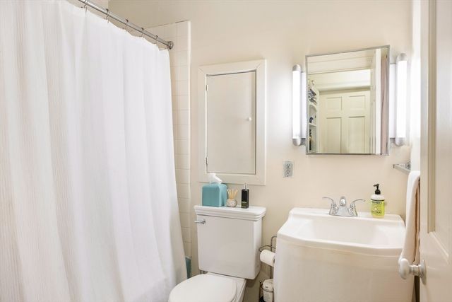 92 Chestnut St, Boston, MA 02108