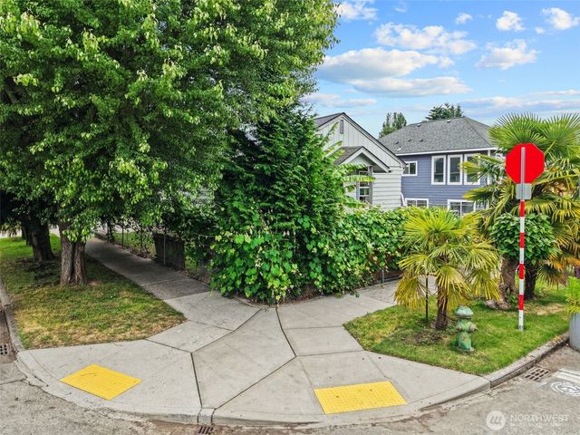1002 S Sullivan Street, Seattle, WA 98108