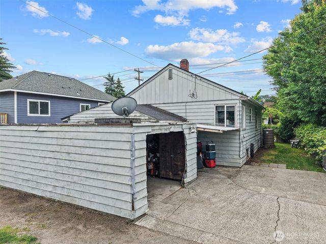 1002 S Sullivan Street, Seattle, WA 98108