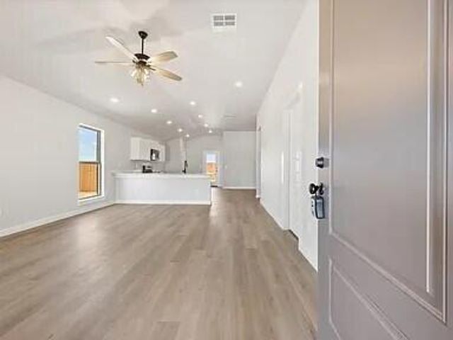 2304 Abbeville Avenue, Wolfforth, TX 79382