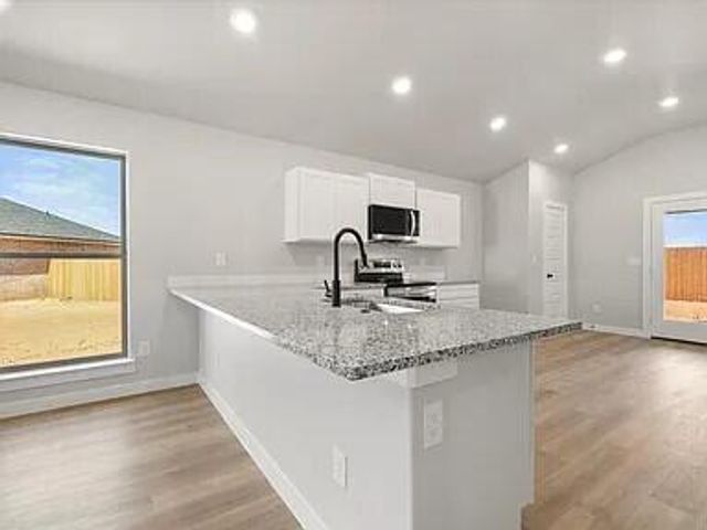 2304 Abbeville Avenue, Wolfforth, TX 79382